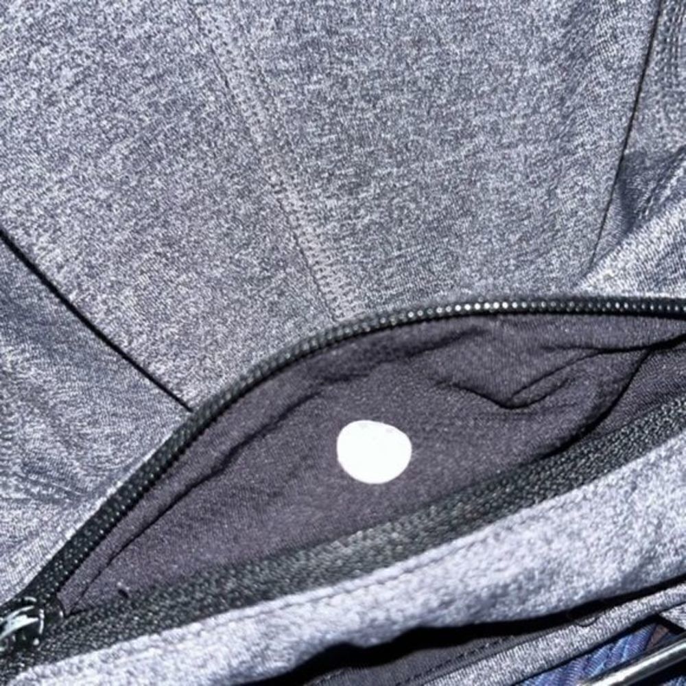 Lululemon leggings size 6 - Picture 5 of 5